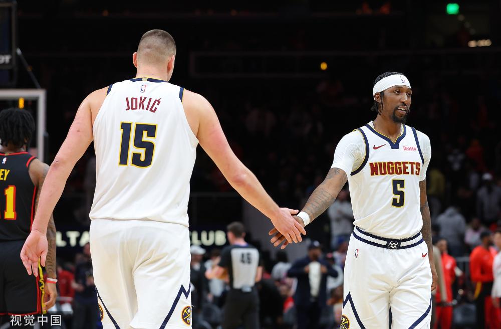 显示出他对 显示出他对